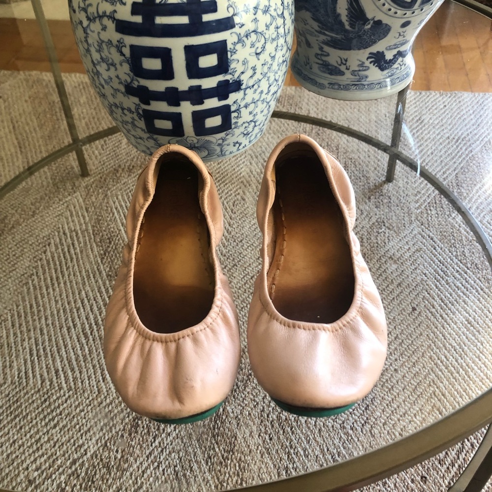 Nude Tieks size 9 ballet flats